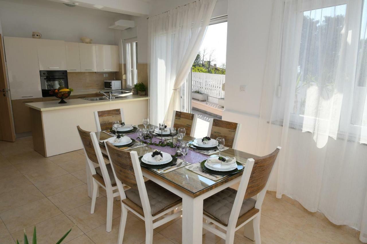 Libra With Sea View Apartment