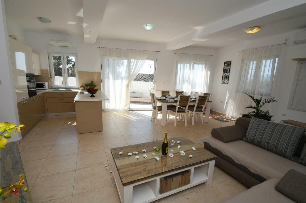 Apartment Libra With Sea View *