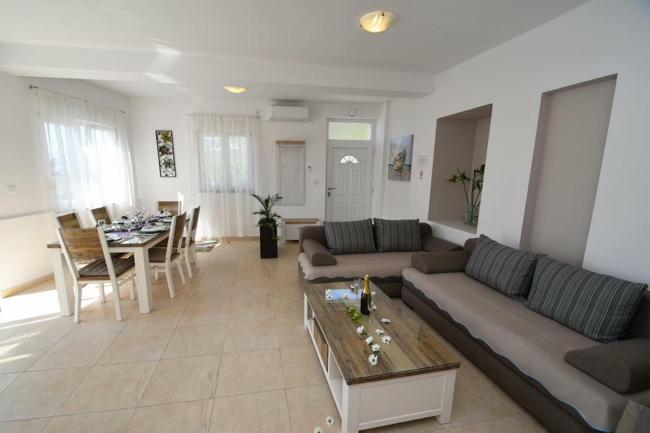 Libra With Sea View Apartment