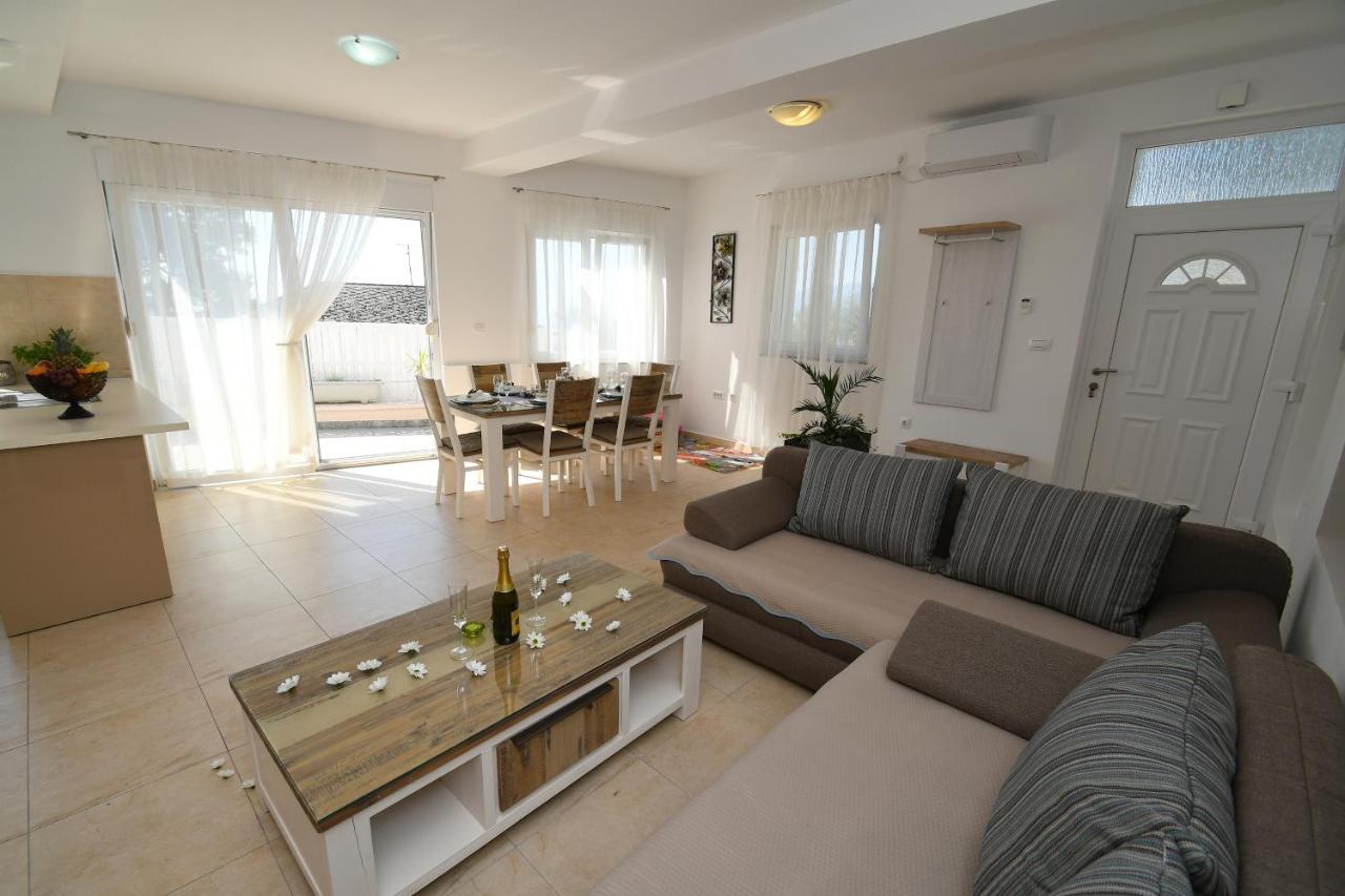 Apartment Libra With Sea View *